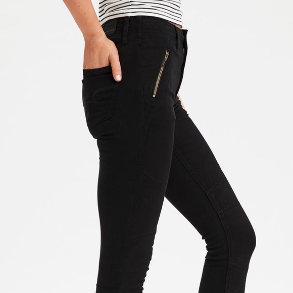 American Eagle Outfitters Denim - NWT AEO high rise zipper pocket jeggings🖤